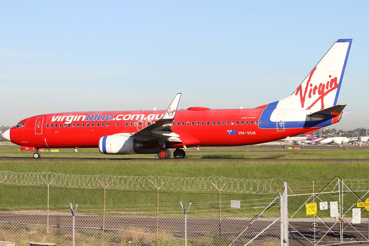 VH-VUA · Boeing 737-8FE(WL) · (SYD / YSSY)