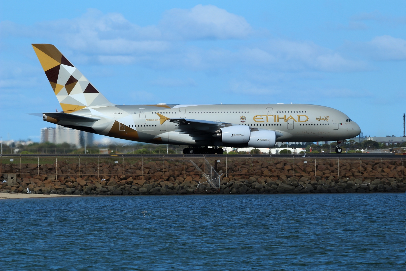 A6-APB · Airbus A380-861 · (SYD / YSSY)
