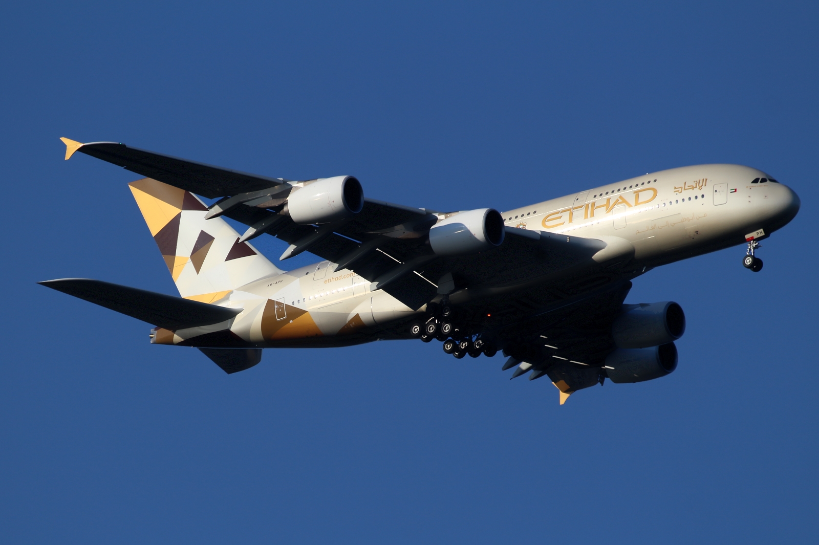 A6-APH · Airbus A380-861 · (SYD / YSSY)