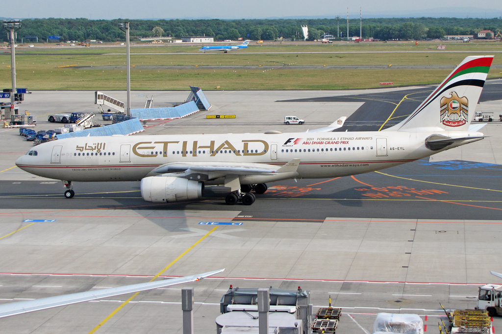 A6-EYL · Airbus A330-243 · (FRA/FRF/EDDF)
