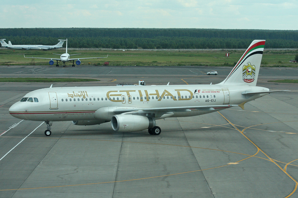 A6-EIJ · Airbus A320-232 · (DME / UUDD)