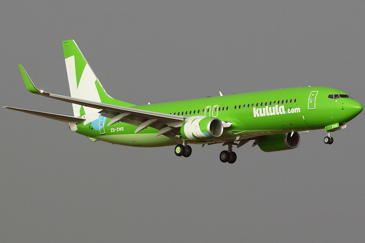 ZS-ZWE (40854) 2015 Boeing 737-8LD