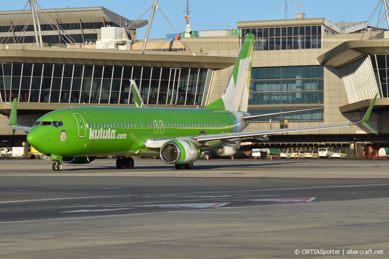 ZS-ZWF (40856) 2015 Boeing 737-8LD