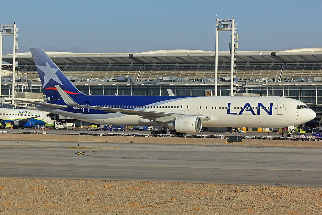 CC-CML · Boeing 767-3Q8/ER · (SCL / SCEL)