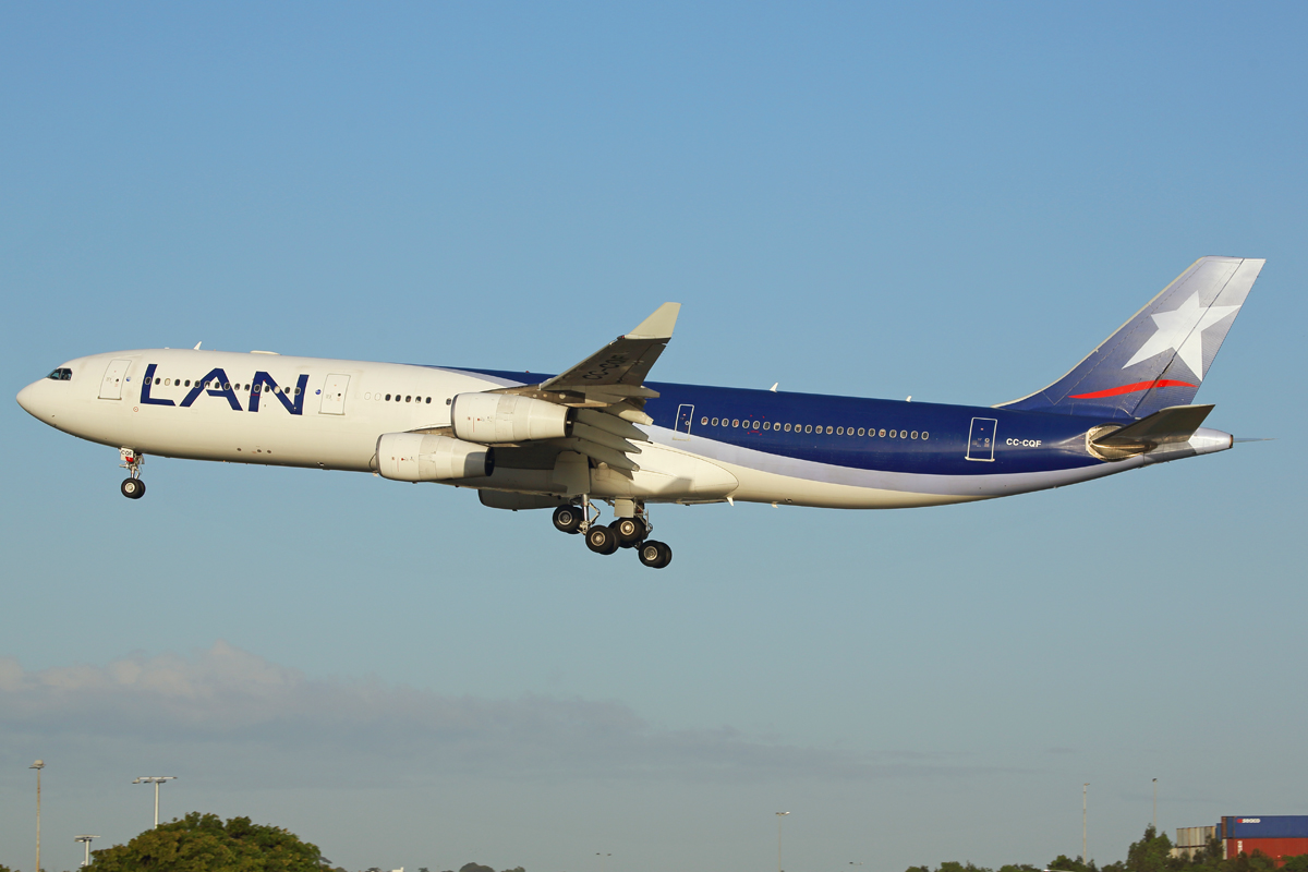CC-CQF (442) 2001 Airbus A340-313