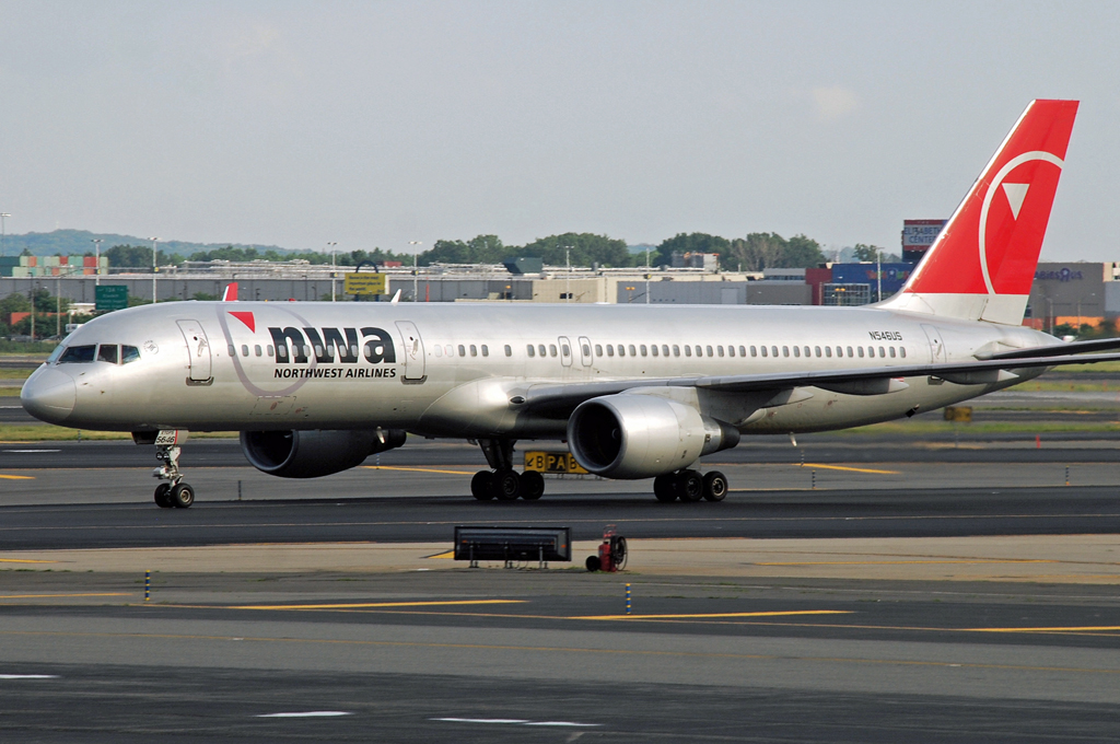 N546US (26493) 1996 Boeing 757-251 WL