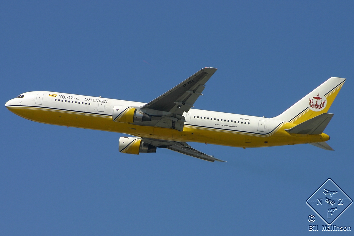 V8-RBJ (25533) 1992 Boeing 767-33A(ER)