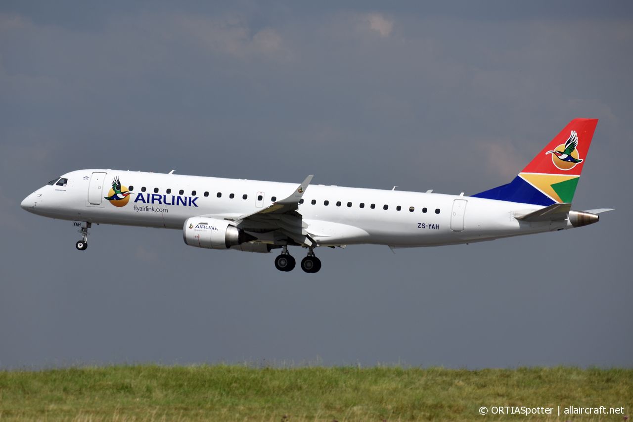 ZS-YAH (cn 19000220) Embraer 190-100IGW