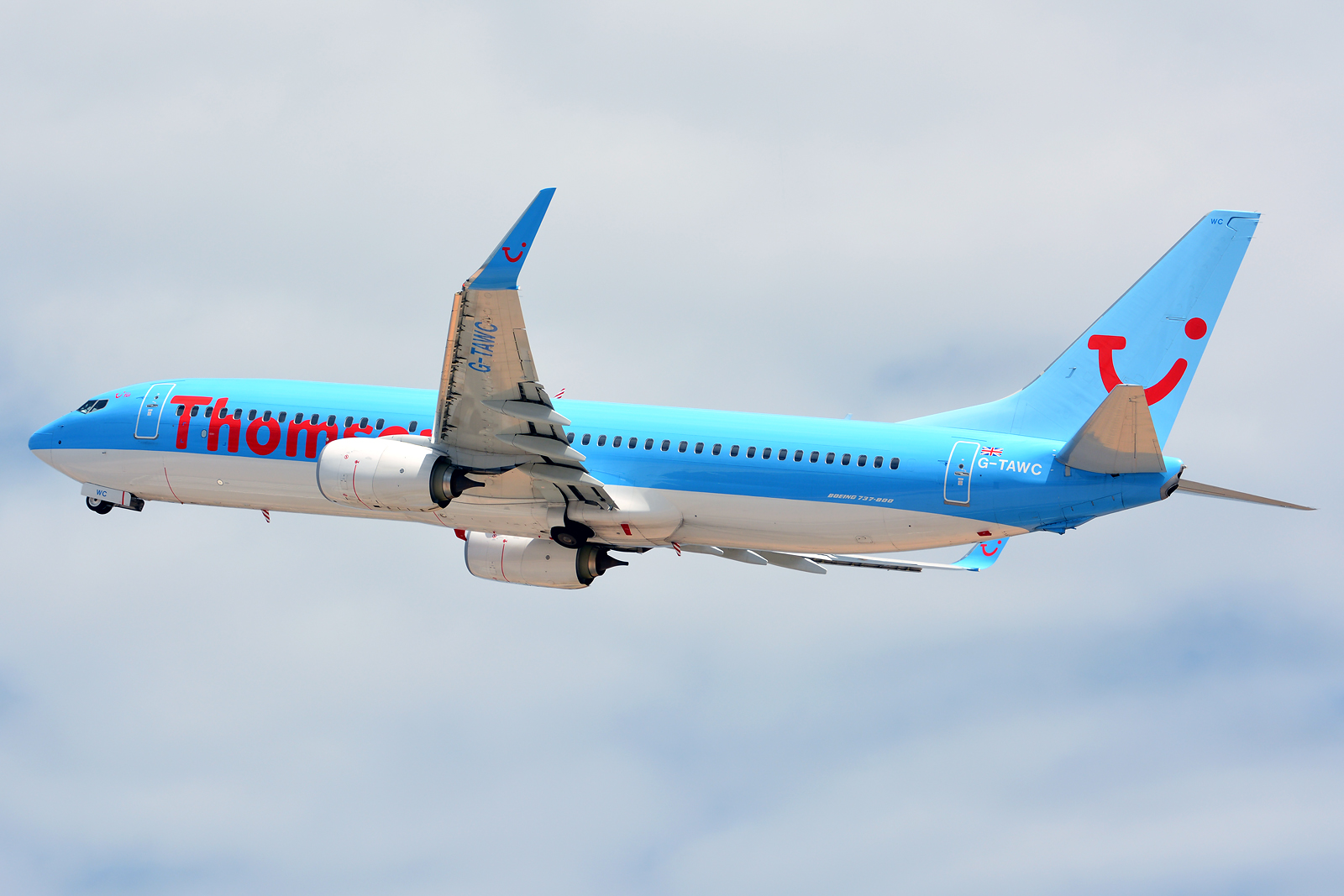 G-TAWC · Boeing 737-8K5(WL) · (FAO / LPFR)
