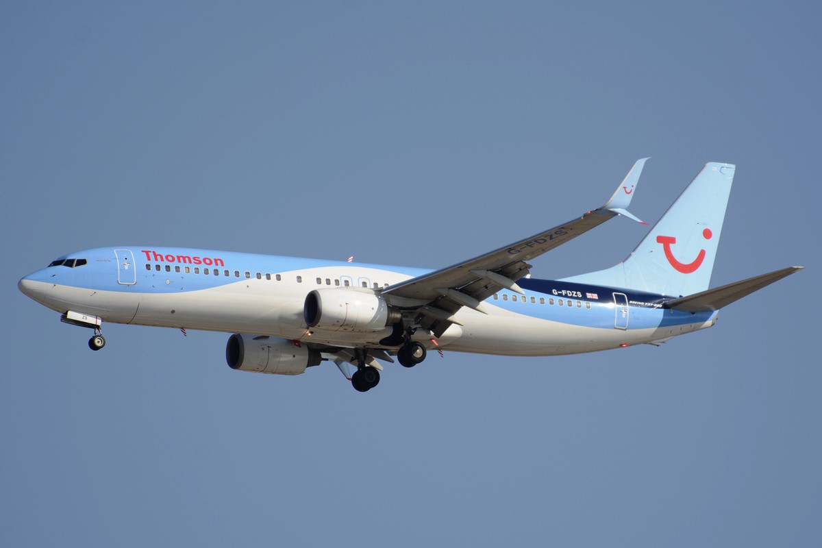 G-FDZS (35147) 2009 Boeing 737-8K5(WL)