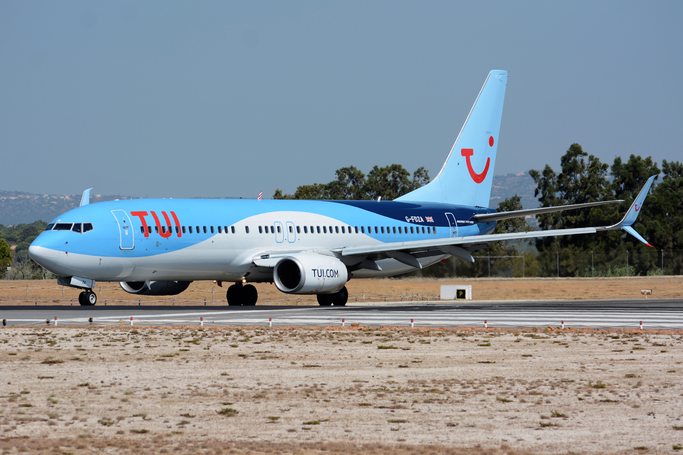 G-FDZA · Boeing 737-8K5(WL) · (FAO / LPFR)