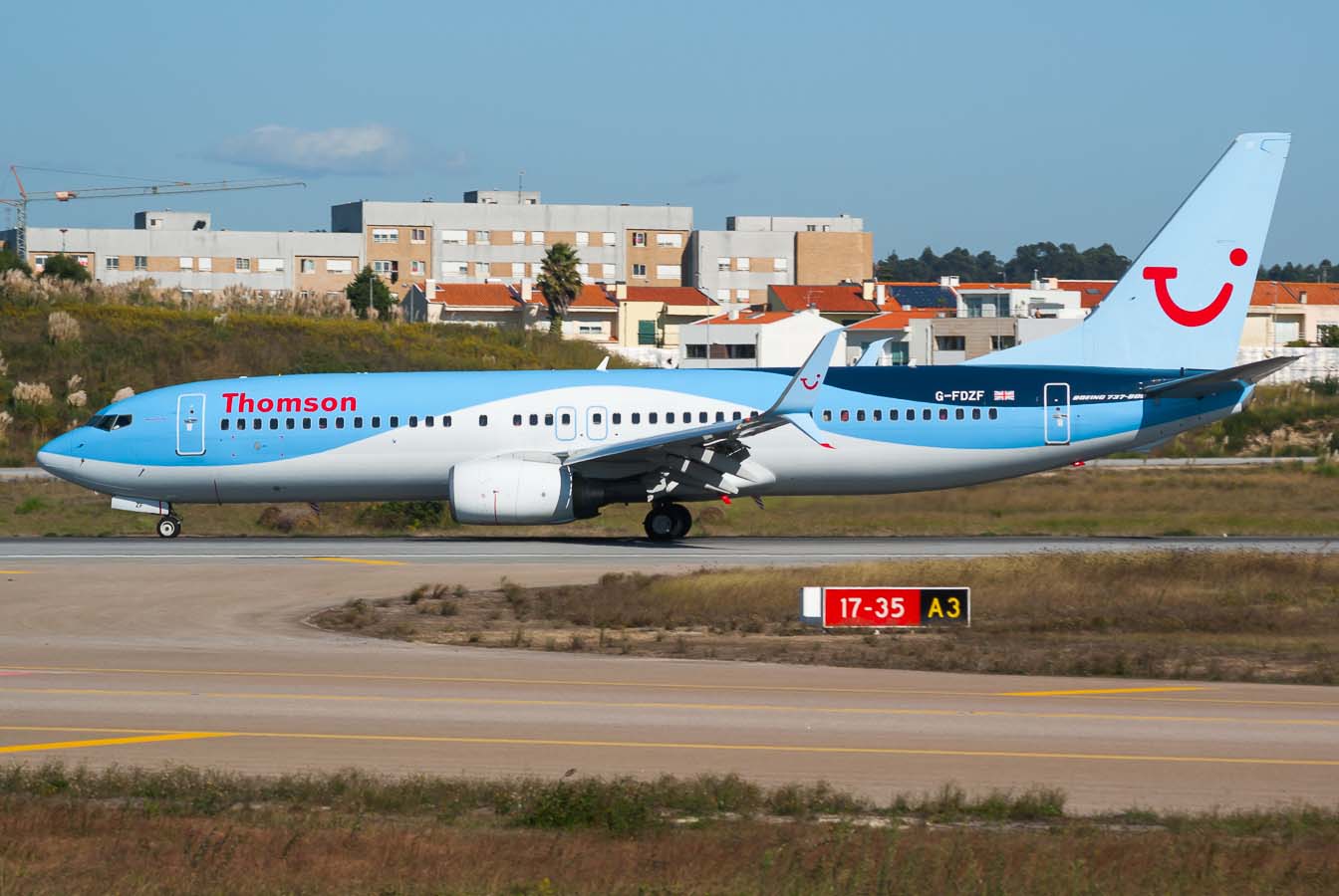 G-FDZF · Boeing 737-8K5(WL) · (OPO / LPPR)
