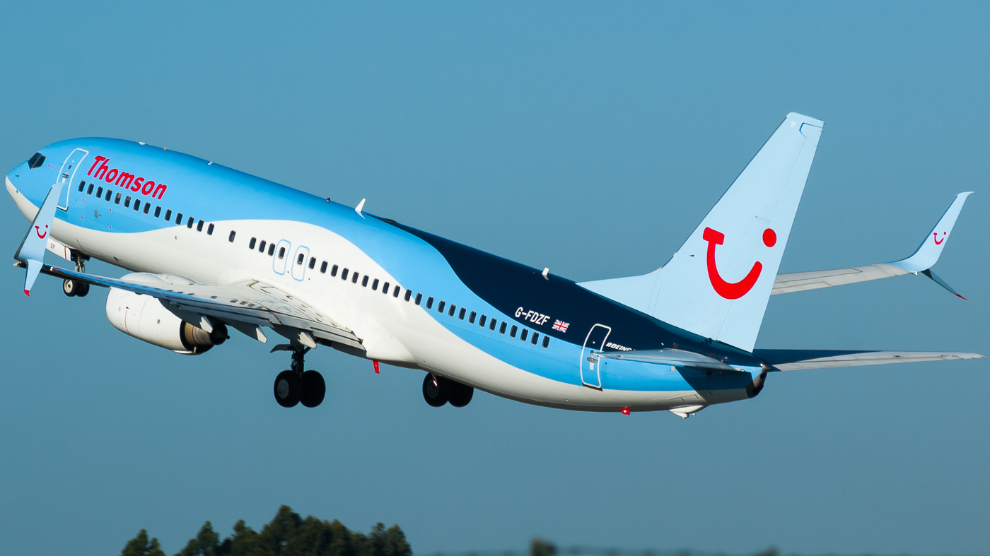 G-FDZF · Boeing 737-8K5(WL) · (OPO / LPPR)