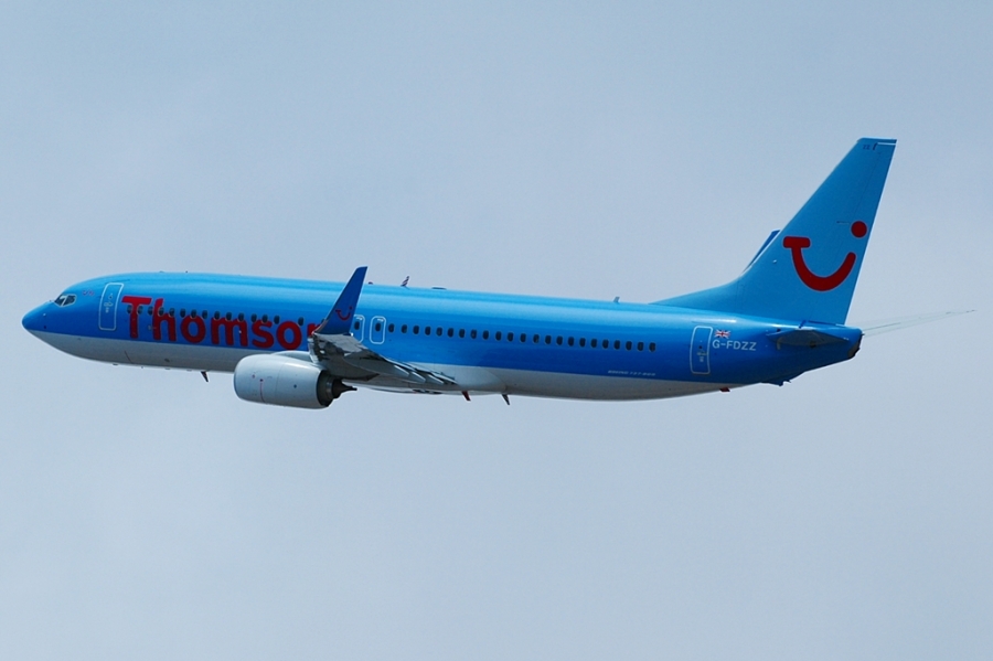 G-FDZZ (cn 37262) Boeing 737-8K5