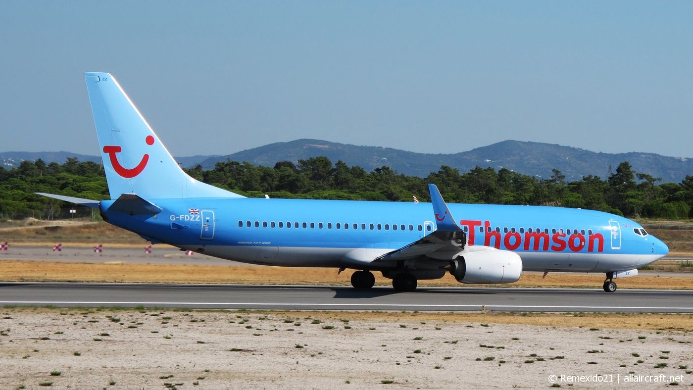 G-FDZZ (cn 37262) Boeing 737-8K5