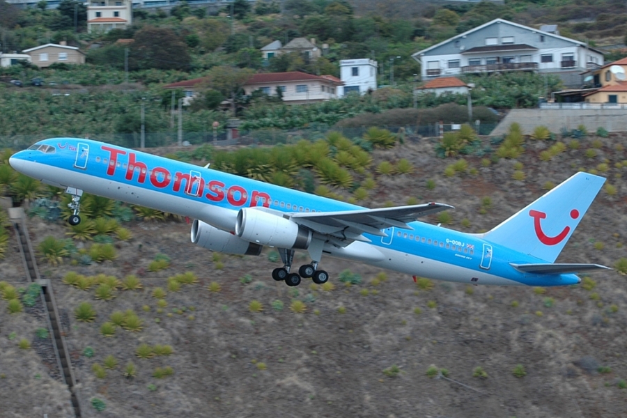 G-OOBJ · Boeing 757-2B7 · (FNC / LPMA)