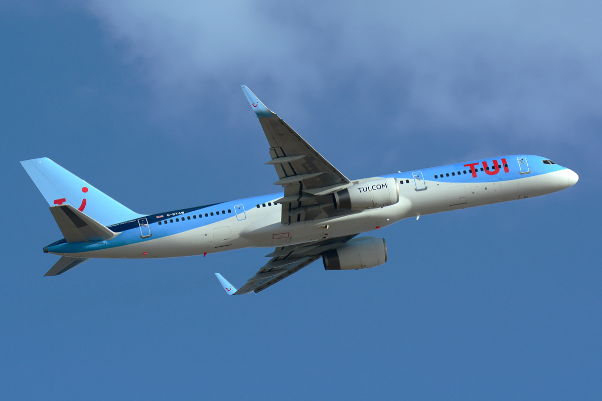 G-BYAW · Boeing 757-204(WL) · (LPA / GCLP)