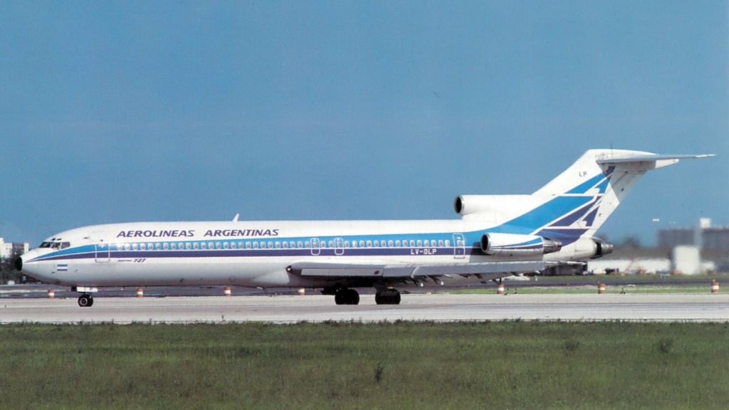 LV-OLP (22605) 1981 Boeing 727-287