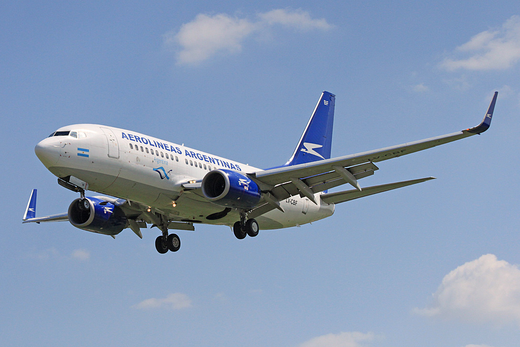 LV-CBF (cn 32696) Boeing 737-76N