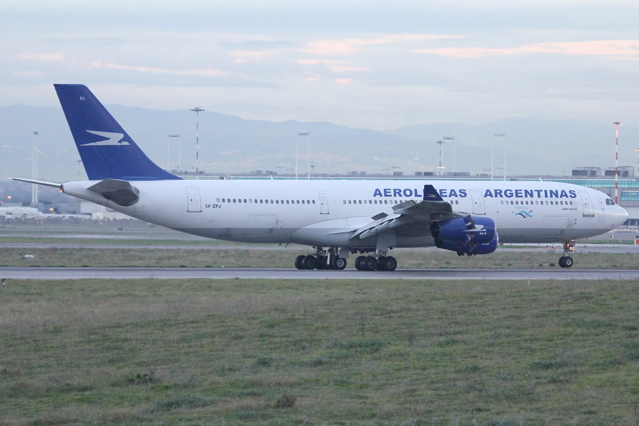 LV-ZPJ, (cn 074), Airbus A340-211