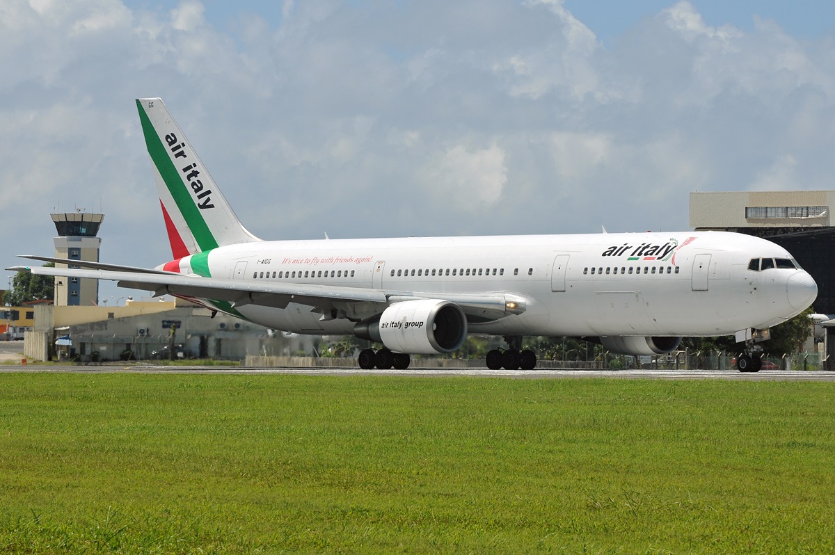 I-AIGG (28041) 1996 Boeing 767-304(ER)