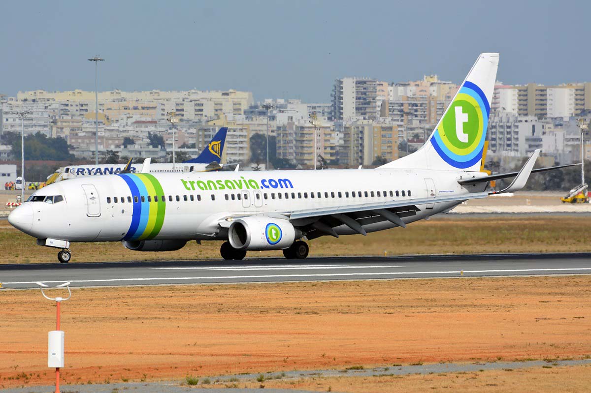 F-GZHA · Boeing 737-8GJ(WL) · (FAO / LPFR)