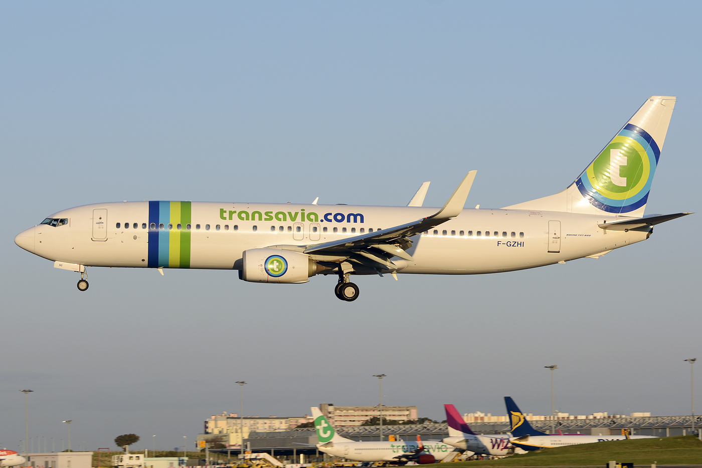 F-GZHI (36120) 2013 Boeing 737-86J WL