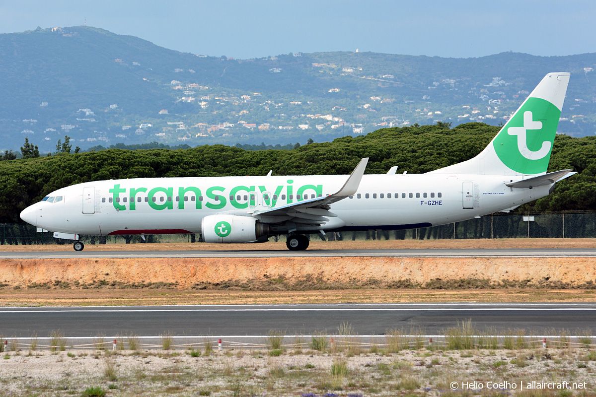 F-GZHE (29678) 2008 Boeing 737-8K2(WL)