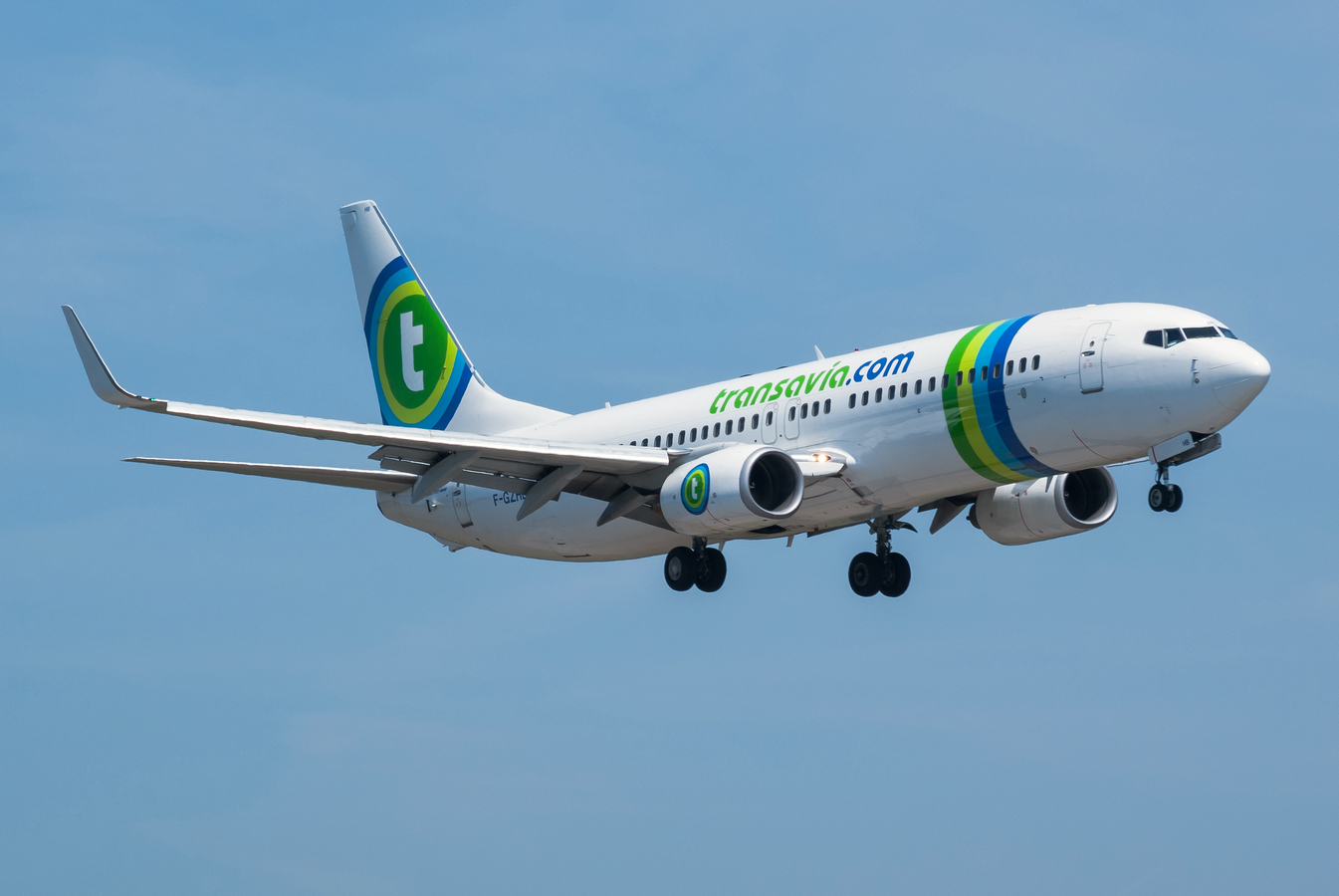 F-GZHB · Boeing 737-8GJ(WL) · (OPO / LPPR)