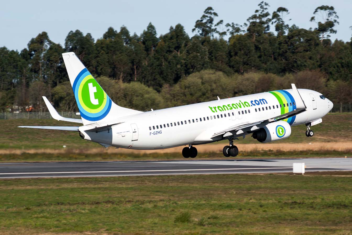 F-GZHG · Boeing 737-8K2(WL) · (OPO / LPPR)