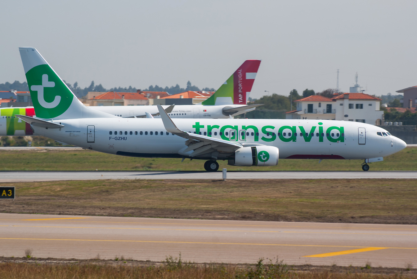 F-GZHU · Boeing 737-8K2(WL) · (OPO / LPPR)