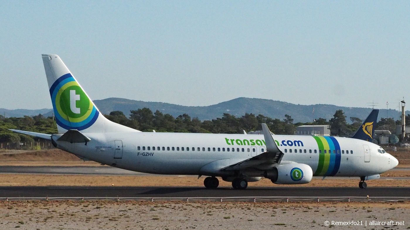 F-GZHV · Boeing 737-85H(WL) · (FAO / LPFR)