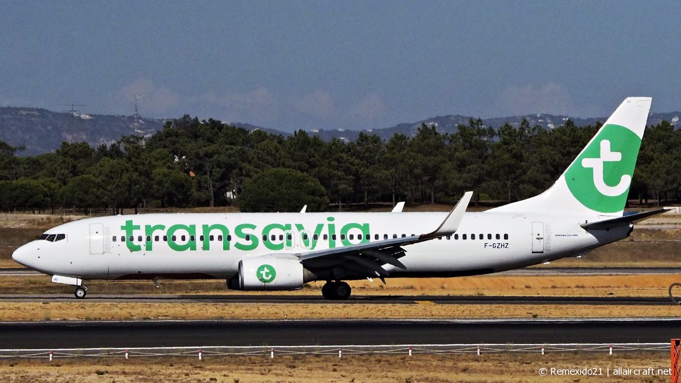F-GZHZ (33977) 2006 Boeing 737-85P(WL)