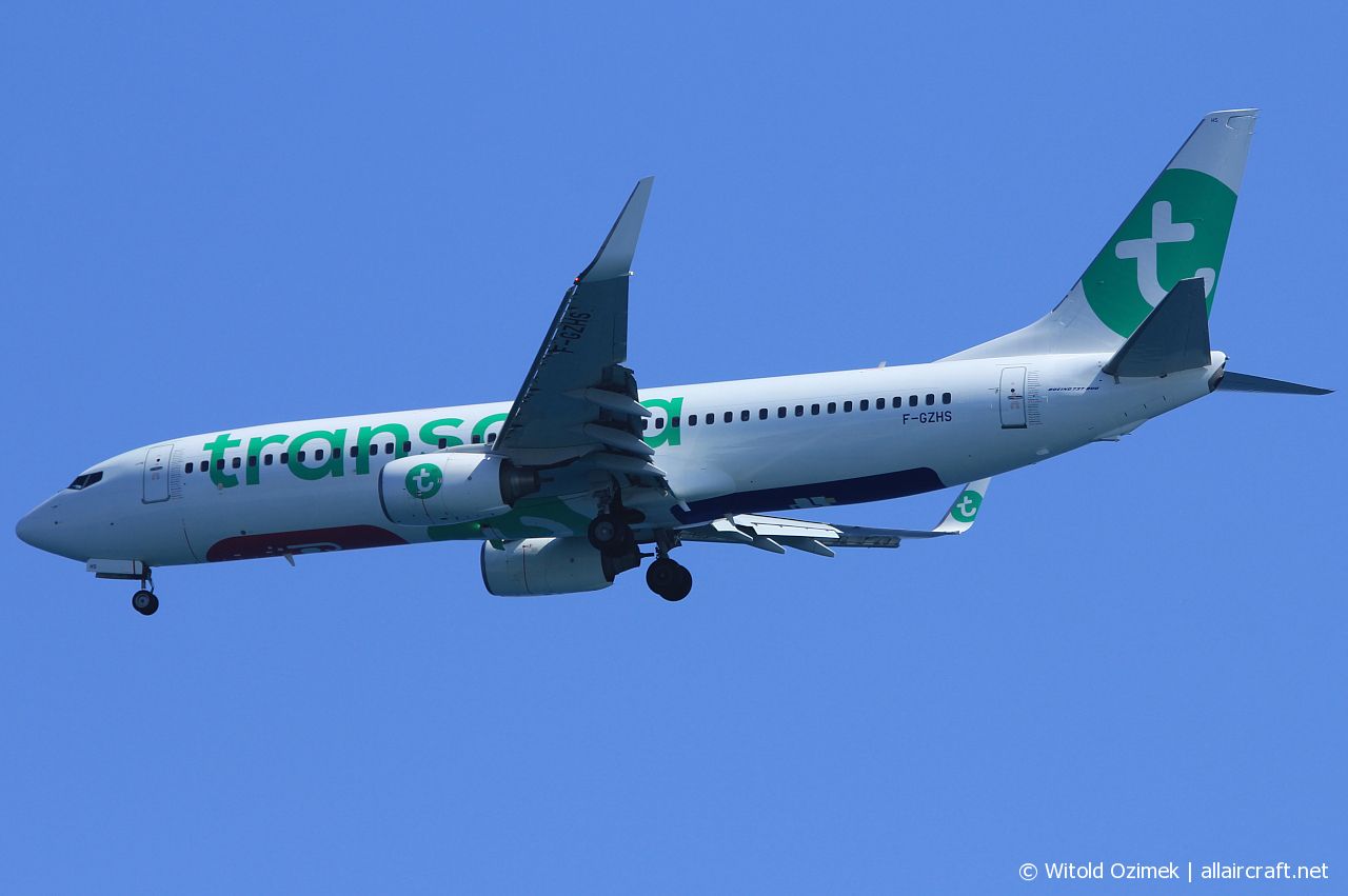 F-GZHS (35074) 2007 Boeing 737-84P(WL)