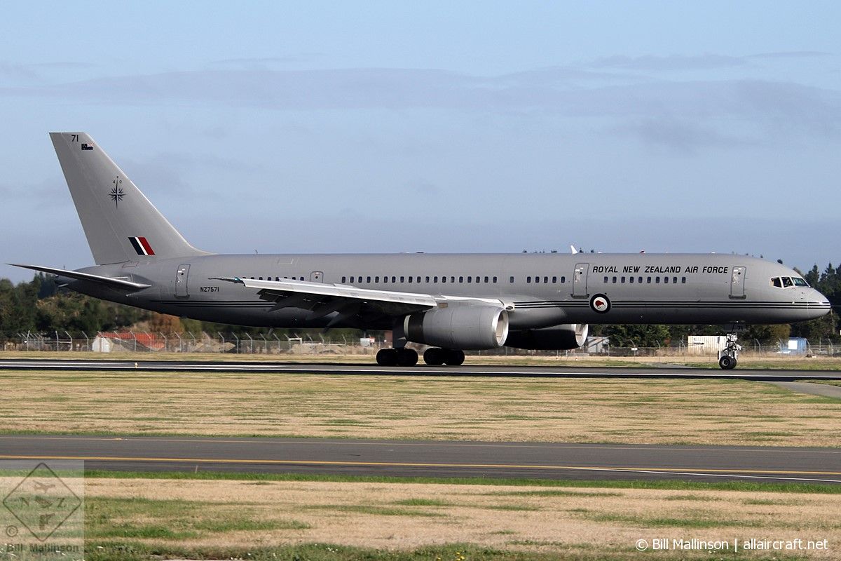 NZ7571 (26633) 1992 Boeing 757-2K2