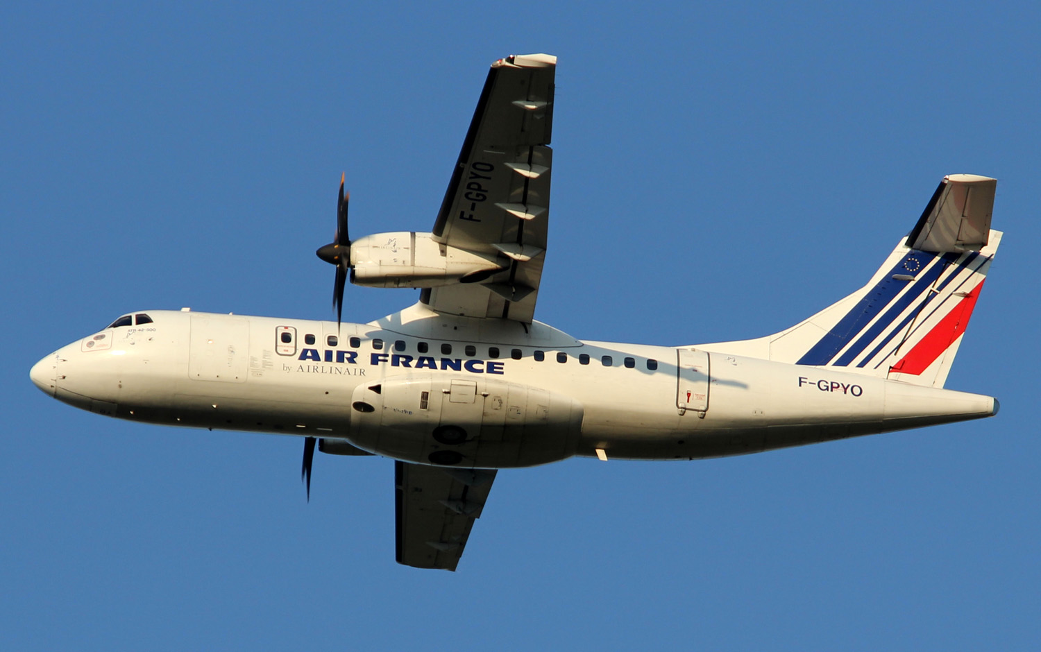 F-GPYO · ATR-42-500 · (LYS / LFLL)