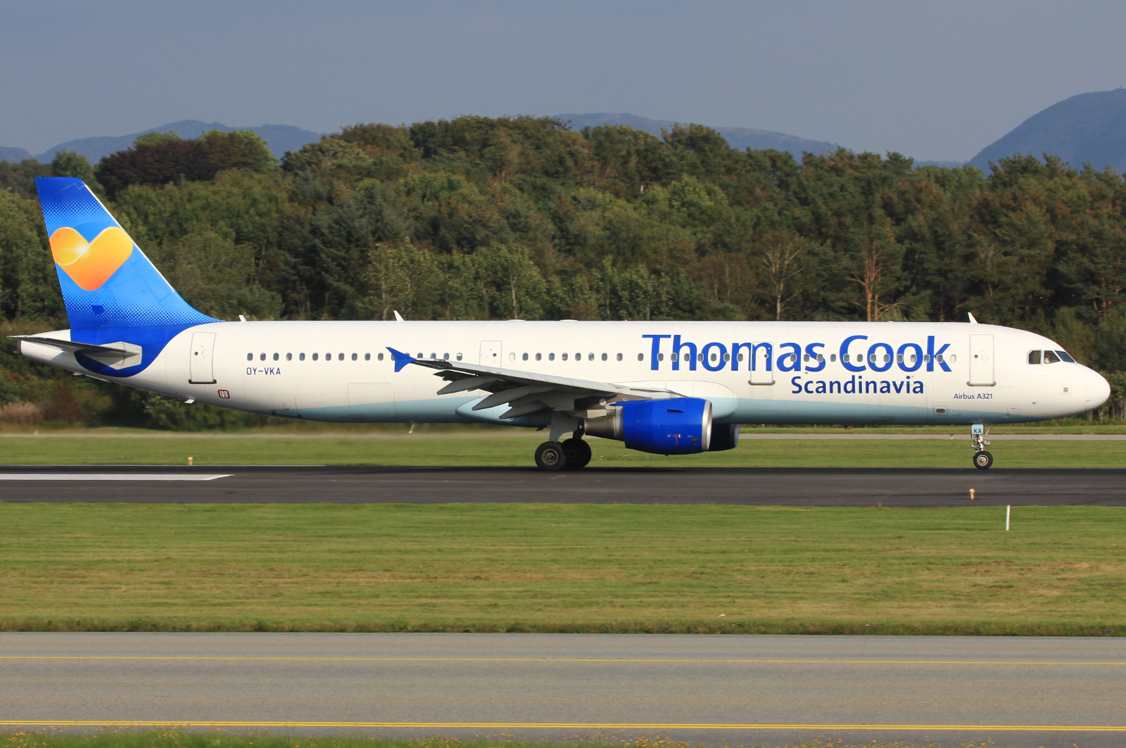 OY-VKA (1881) 2002 Airbus A321-211