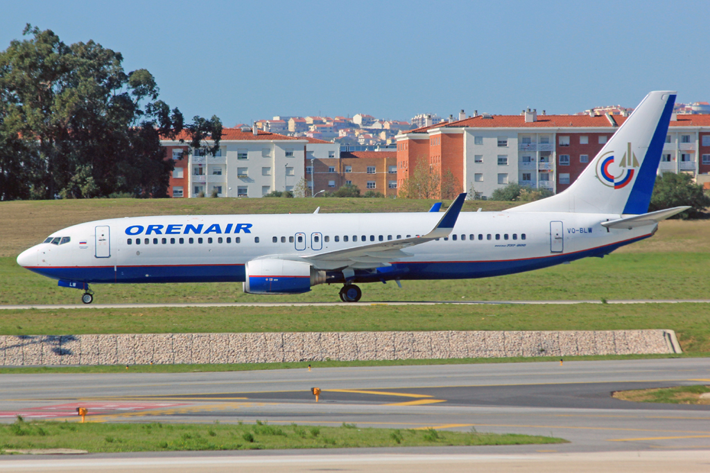 VQ-BLW (28381) 1999 Boeing 737-85P WL