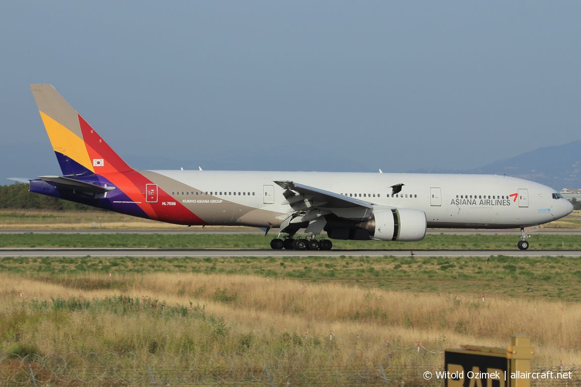 HL7596 (cn 28681) Boeing 777-28EER