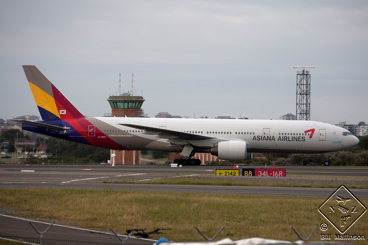HL7597 · Boeing 777-28E/ER · (SYD / YSSY)