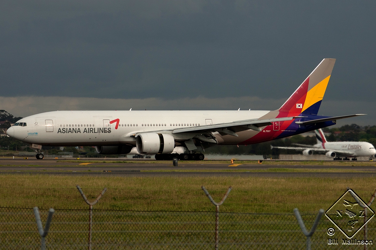 HL7597 · Boeing 777-28E/ER · (SYD / YSSY)