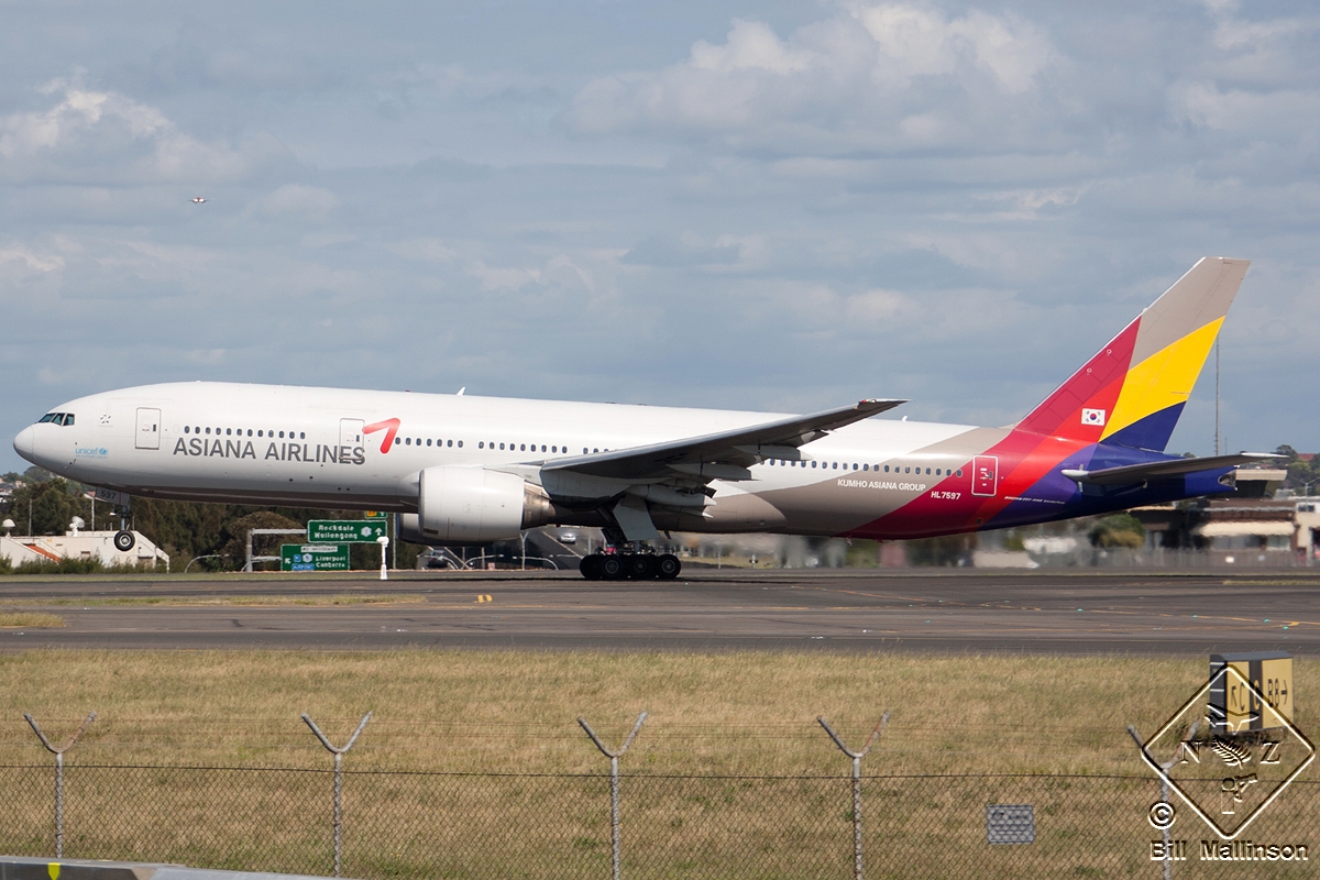 HL7597 · Boeing 777-28E/ER · (SYD / YSSY)