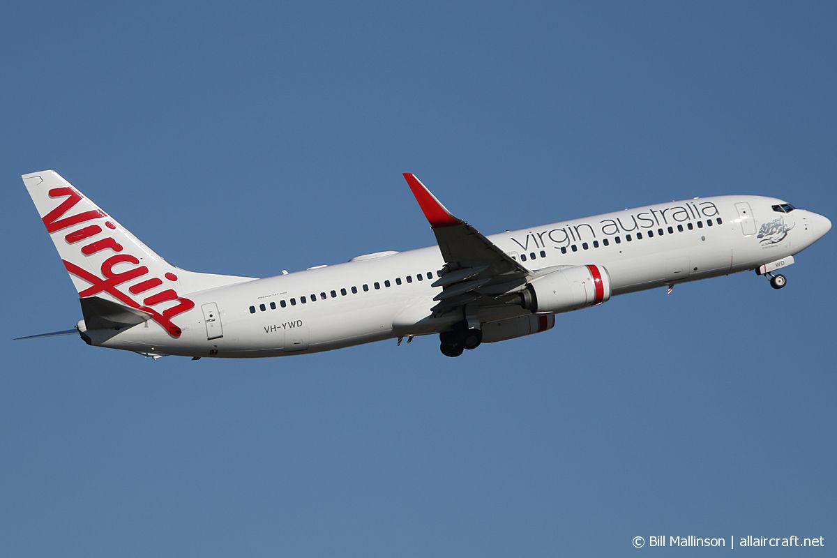 VH-YWD · Boeing 737-8FE(WL) · (SYD / YSSY)