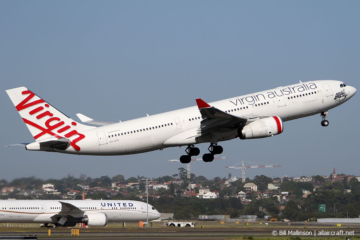 VH-XFH (1452) 2013 Airbus A330-243