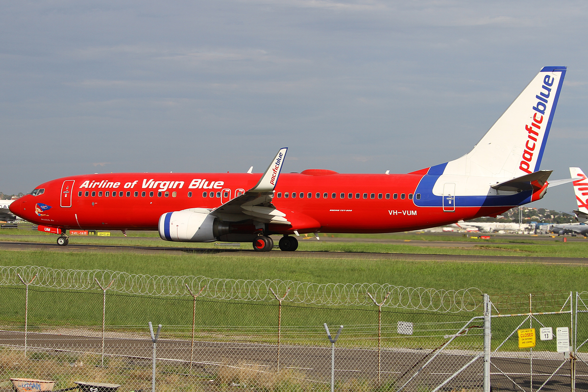 VH-VUM · Boeing 737-8BK · (SYD / YSSY)