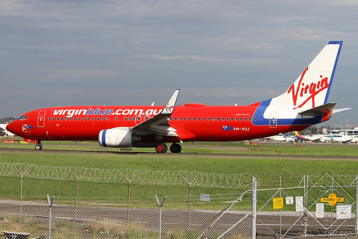 VH-VUJ · Boeing 737-8FE(WL) · (SYD / YSSY)