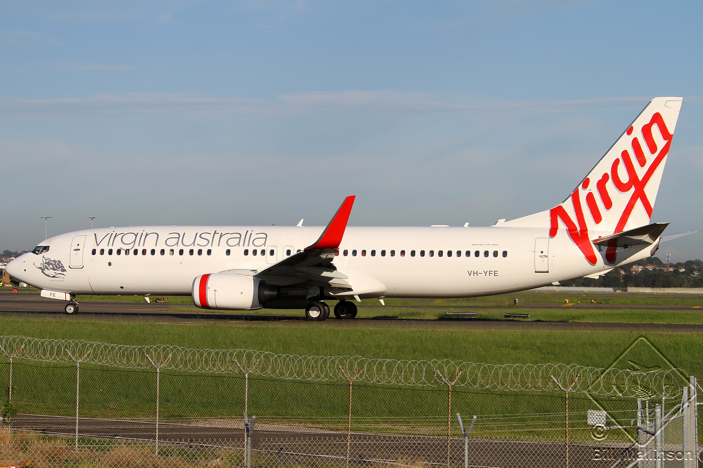 VH-YFE · Boeing 737-81D(WL) · (SYD / YSSY)