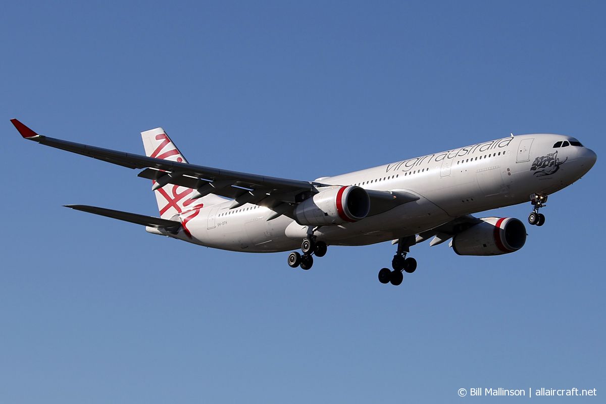VH-XFH (1452) 2013 Airbus A330-243