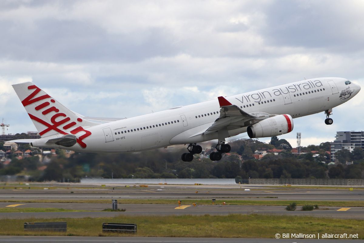 VH-XFE · Airbus A330-243 · (SYD / YSSY)