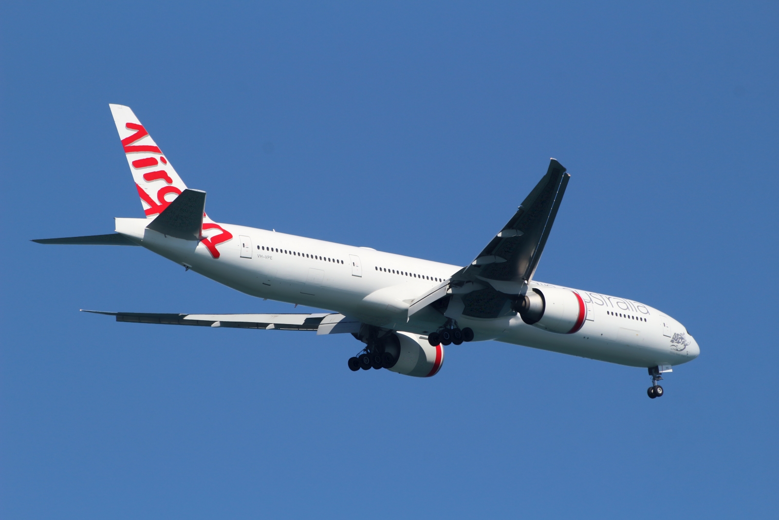 VH-VPE · Boeing 777-3ZG/ER · (SYD / YSSY)